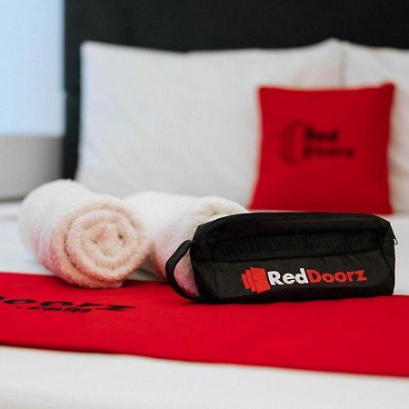 Hotel Reddoorz Near Mojokerto Train Station Exterior foto